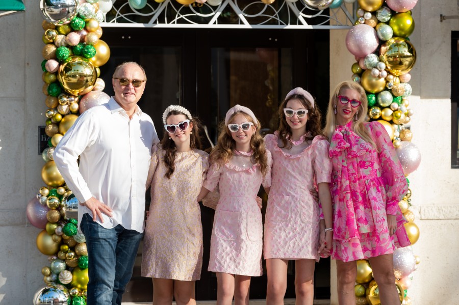 2022 Christmas Card Photo 3